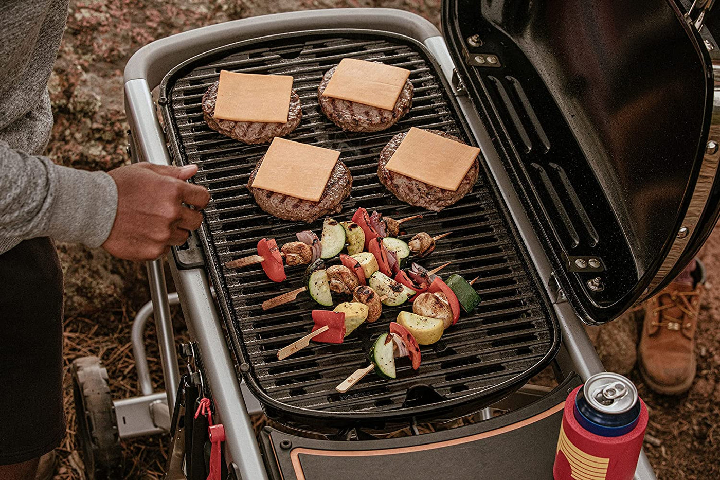 Weber Traveler Gas Barbecue - Stealth Edition