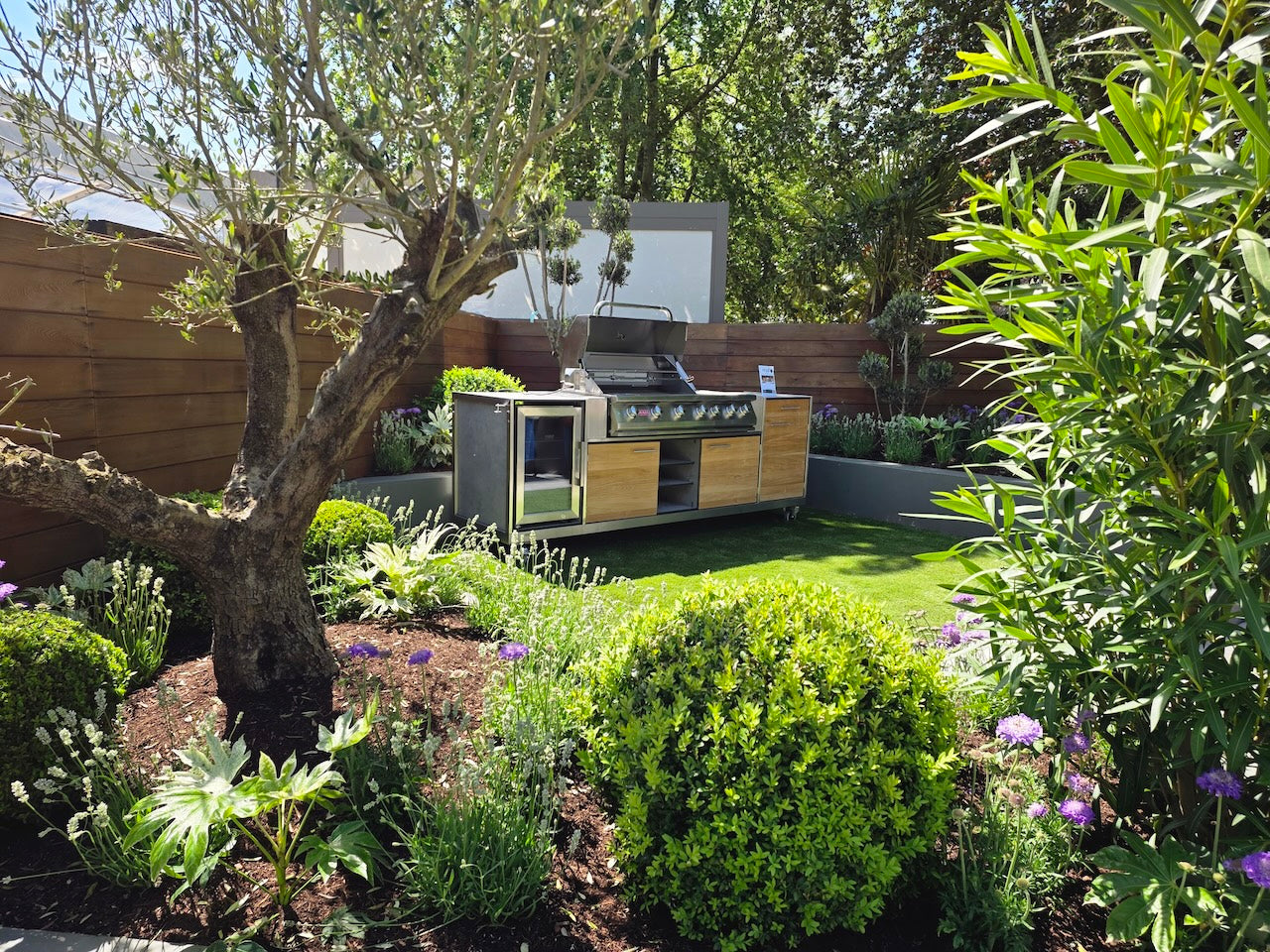 Outdoor Kitchen