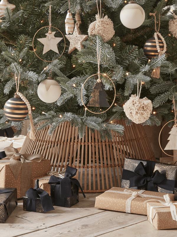 Tree Skirts & Stands