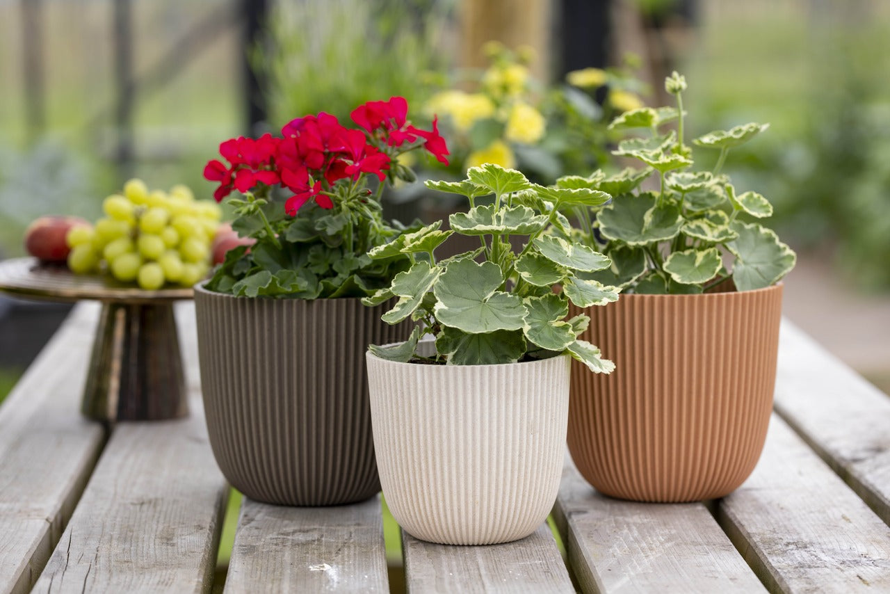 Planter Ball Groove Warm Taupe
