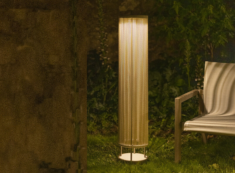 ROP & STRIP Solar & Rechargeable Lamppost