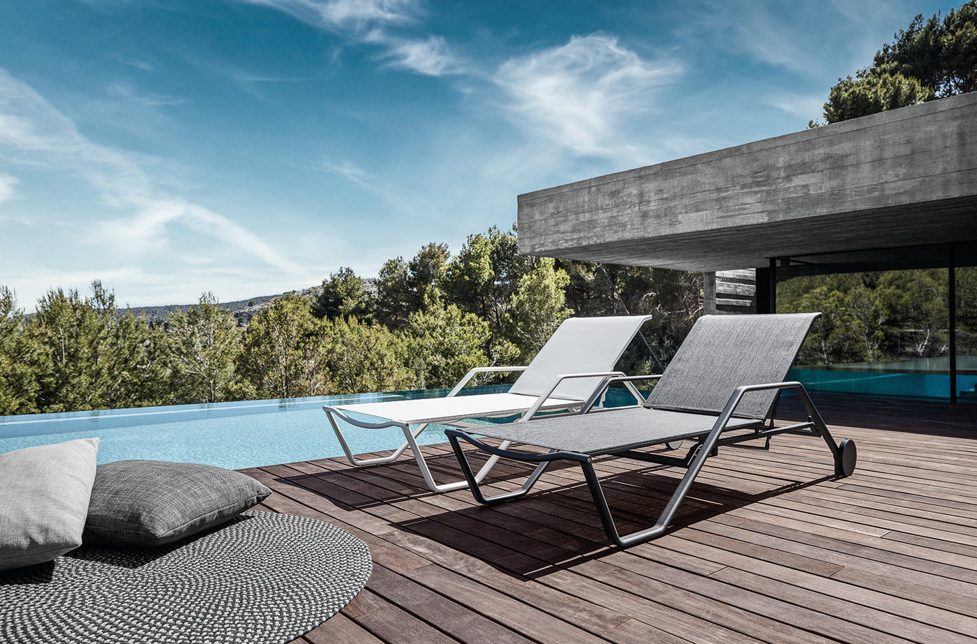 180 Stacking Lounger with Aluminium Arms