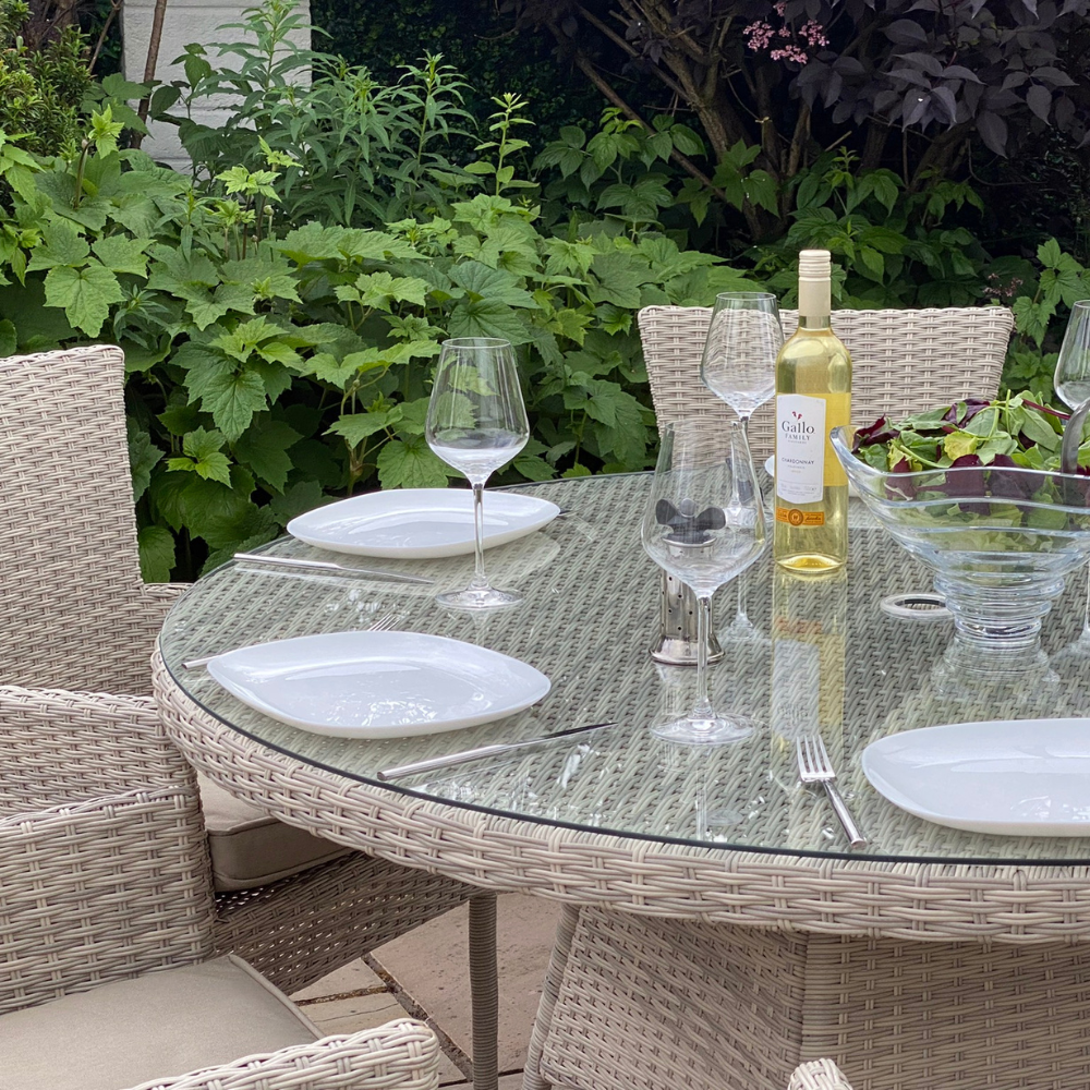 Woodies garden best sale table and chairs