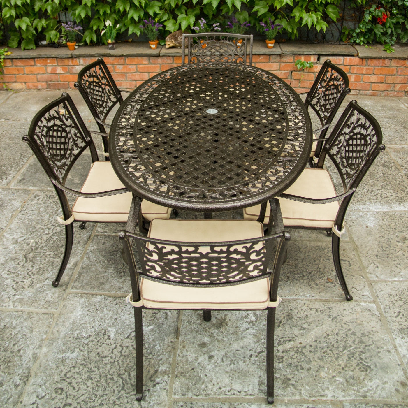 Lyon Oval Set